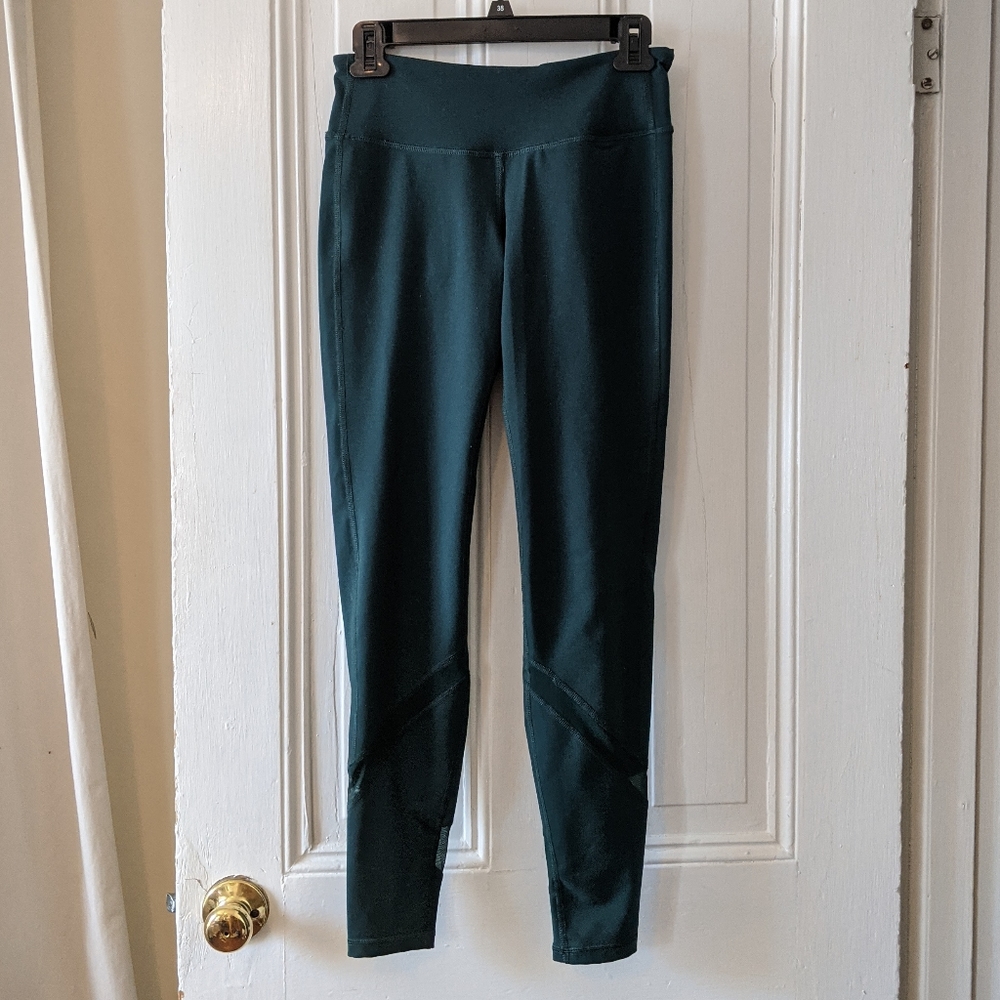 Green active leggings